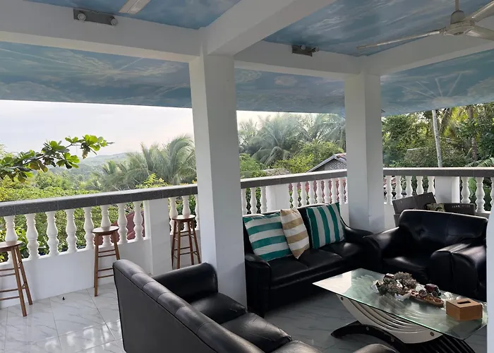 Lucenas Near Maravilla White Bed & Breakfast Maraat