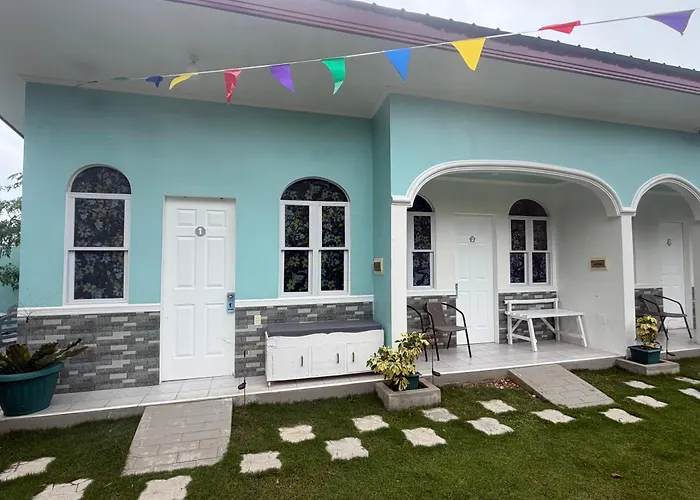 Bed & Breakfast Lucenas Near Maravilla White