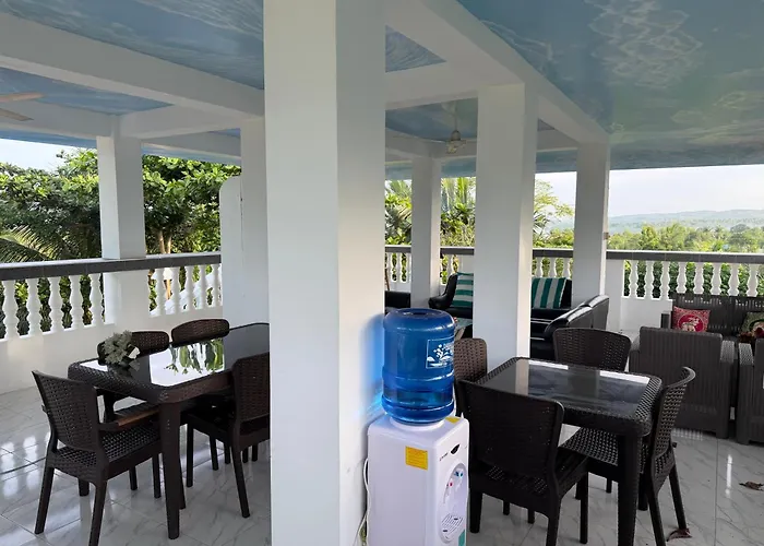Bed & Breakfast Lucenas Near Maravilla White